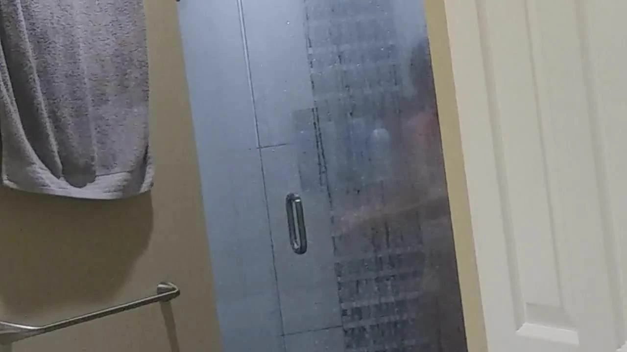 人妻小奶子洗澡
