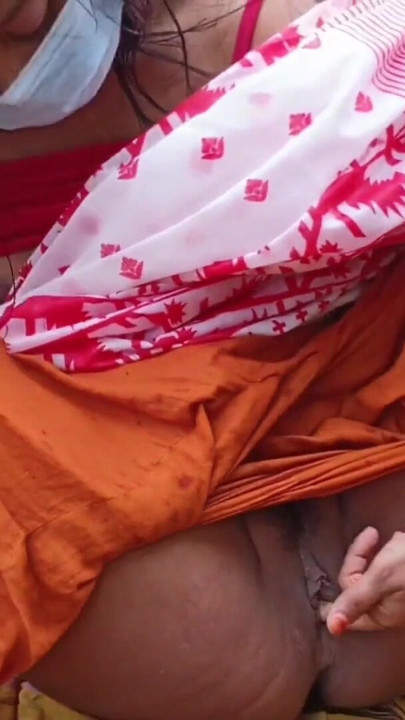 Viral sexy video of a Bangladeshi stepdad and stepdaughter | Clip 1