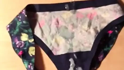 komşular külot püskürtme