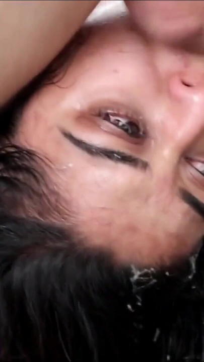 Ekstremno vezano jebanje u lice za pokornu indijsku kurvu | Isječak 1