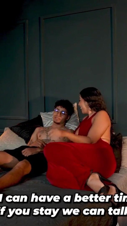 แม่เลี้ยงสนับสนุนลูกเลี้ยงชายของเธอหลังจากเขาเลิกกับแฟนสาว - Lina Henao & Thiago Lopez คลิป 1