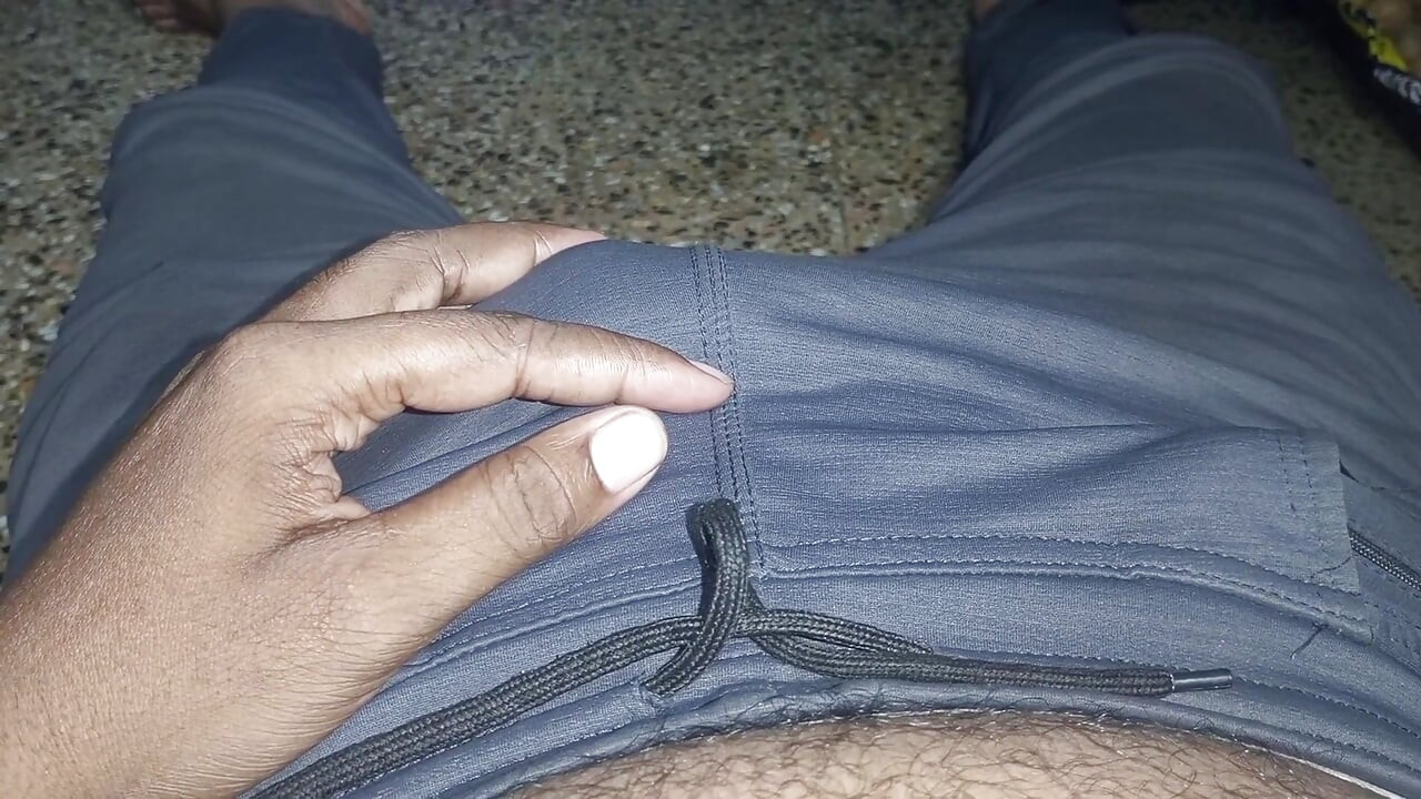 Meine indische ehefrau fickt mit fingerender muschi