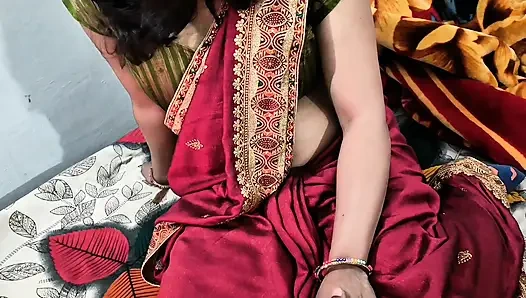 Desi bhabhi hardcore mund und arsch ficken im doggystyle, während hindi schmutzig spricht