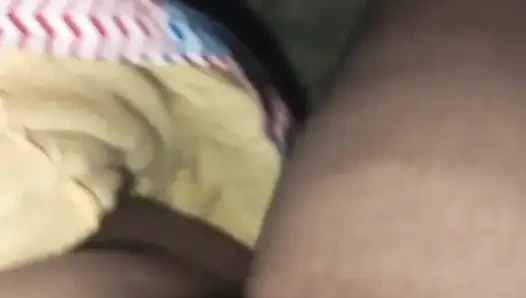 Suamiku yang datang dari luar negeri menyambutku dengan meniduriku