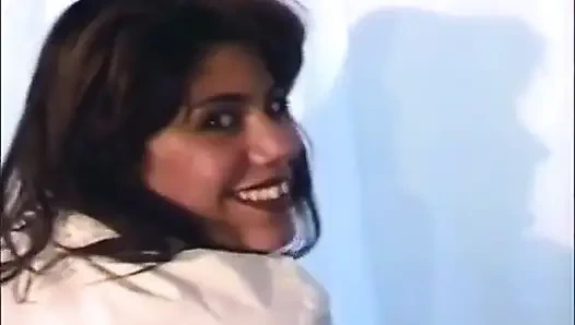 Nyambuk pantat montoknya