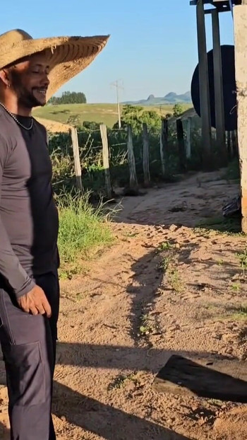 Key moment from "To see my neighbor weeding his yard in the hot sun and that gave me a lot of lust I went to ask for water"