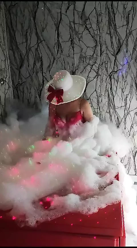 私と一緒にここにいたいですか?