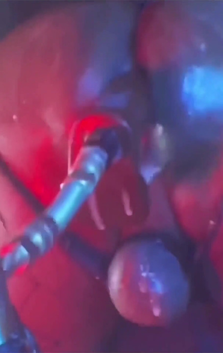 Intenso jogo verbal à frente ...