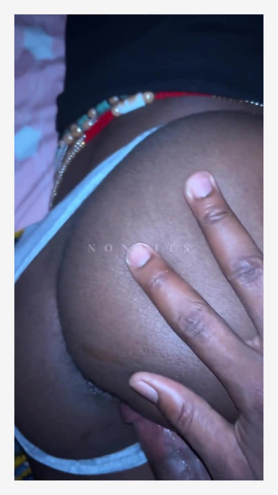 Θεαματική στιγμή από το "Skinny Ebony Girl Gets Rimmed and Fucked Deep"