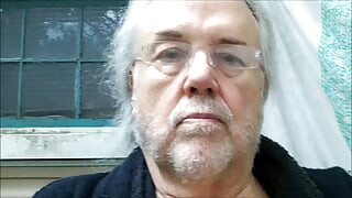 Model privat de amatori nud pe puntea din spate