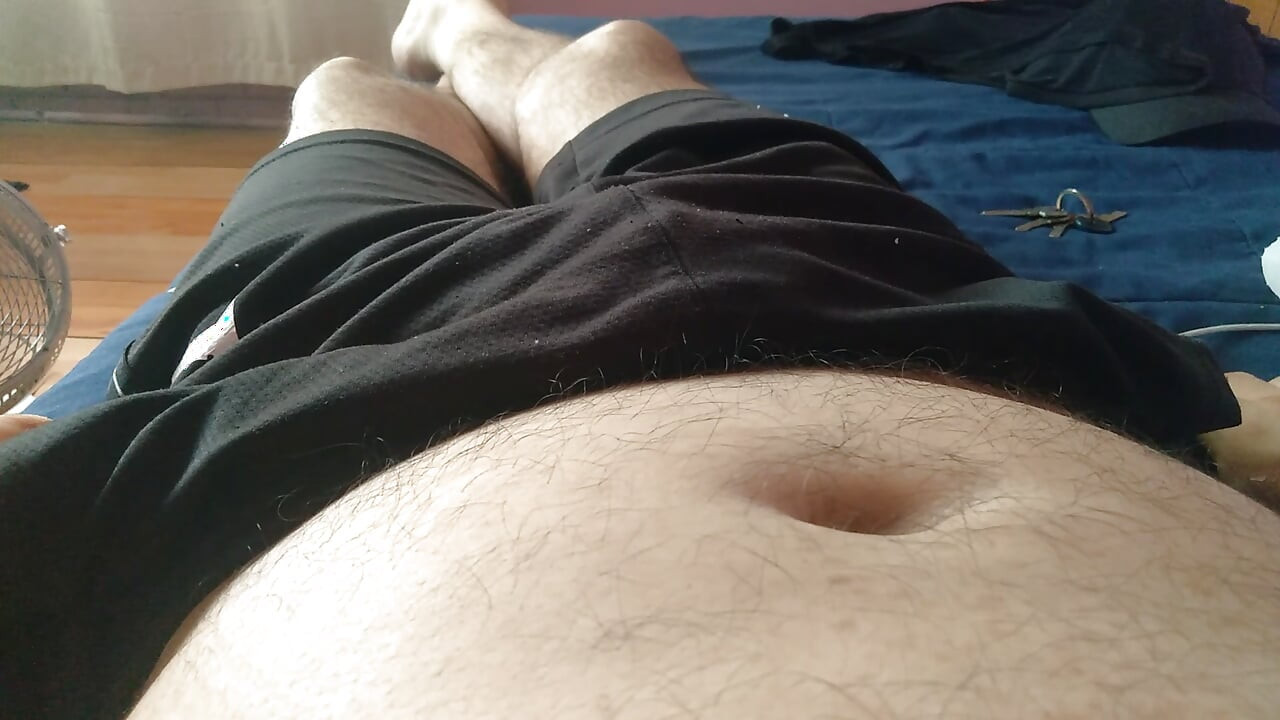 Ateşli adam sert amatör seks yapmayı bekliyor