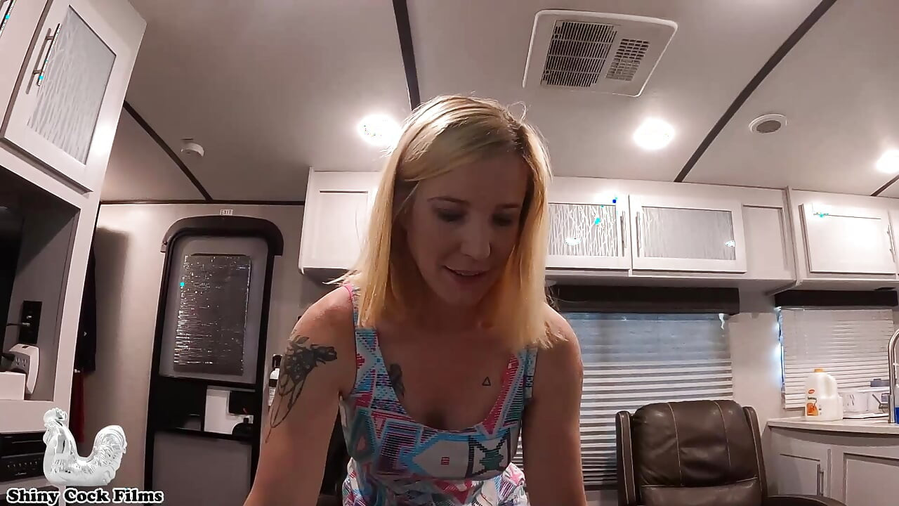 Stiefsohn Catfishes stiefmutter auf Tinder - Jane cane, Shiny cock Films