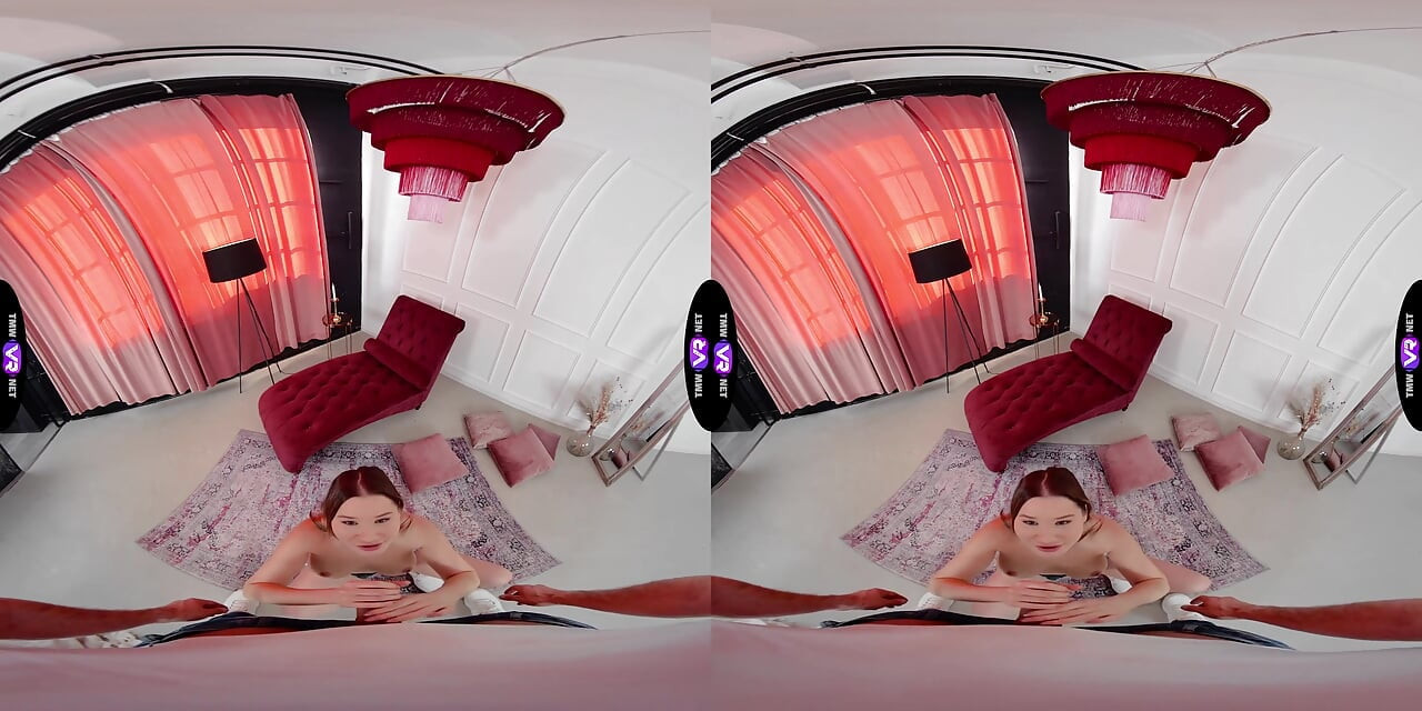 Шаловливая Amalia Davis решает утреннюю прогулку можно ждать секса с глубоким проникновением - TeenMegaWorld