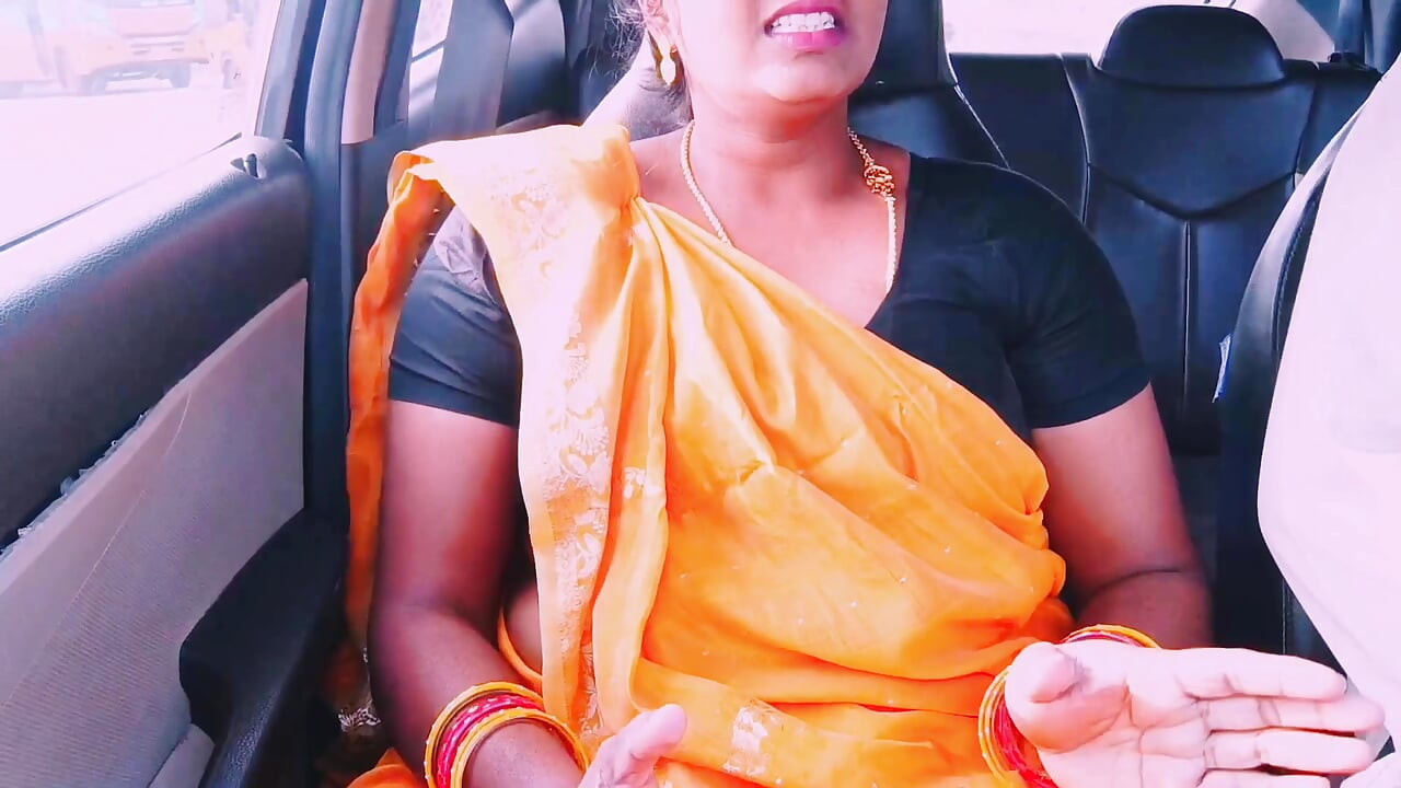 Desi saree städerska bilsex Telugu smutsiga samtal.
