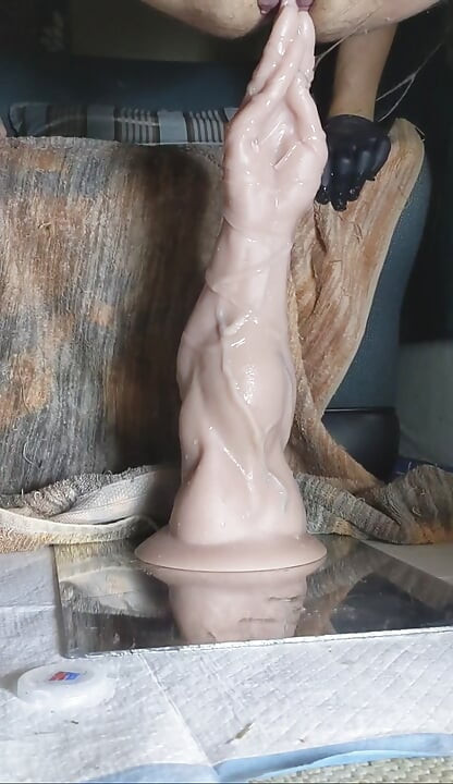 Fucking huge toy and showing my rose