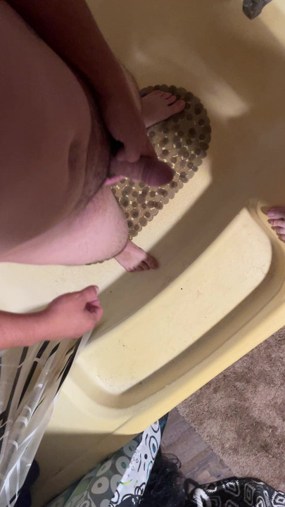 Here is the urine! Pee pee go!