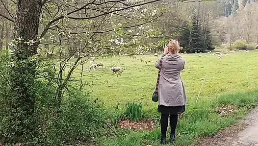 Reife Blonde Ehefrau Genießt Sex Nach Spaziergang