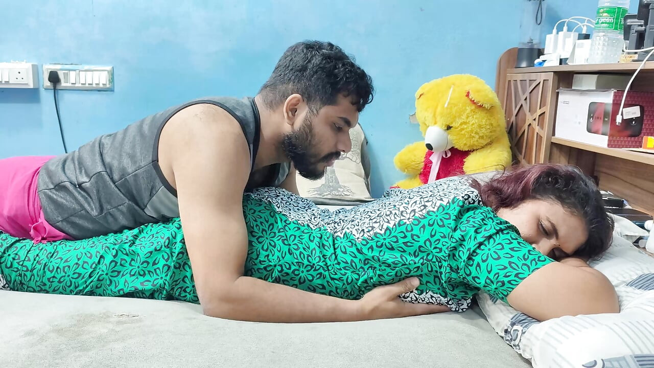 Mallu - esposa gostosa beija o cu no romance do marido