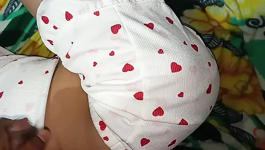 Zaaraparween si cewek india pengen dientot sama pacarnya sendirian di rumah