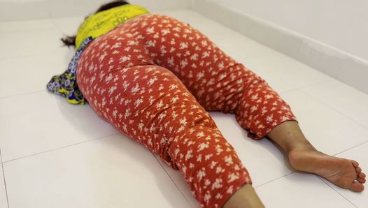 Tamilische desi heiße MILf-stiefmutter von stiefsohn gefickt - riesiger arschfick & was hinter sich geben - riesiges sperma