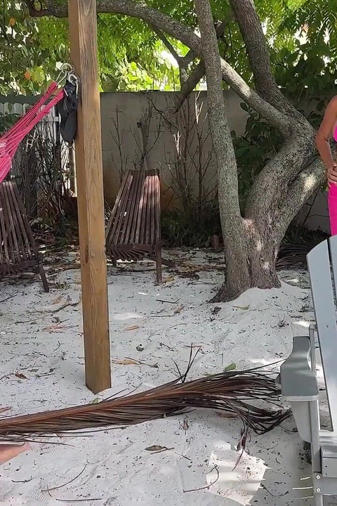 Mamă sexy Tatiana face sex sălbatic cu Hatters Big D în Miami, partea 1