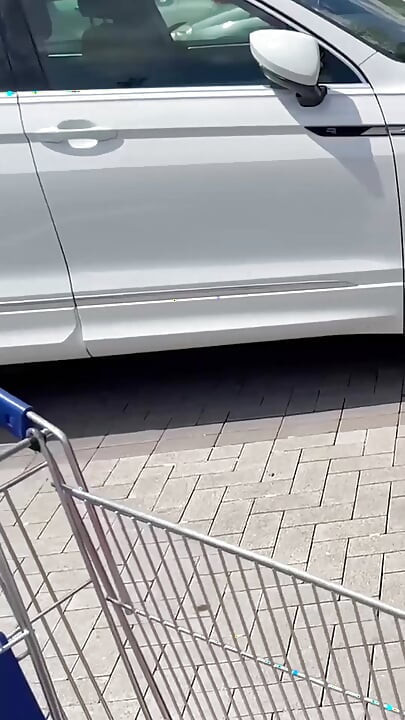 A Guy Helped Me with the Shopping, I Thanked Him with a Blowjob and a Fuck