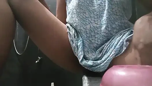 Schönes selbstgedrehtes solo-video, natürliches echtes gefühl, privater stil, weiche stimmung, volle körper vertrauen unabhängig solo