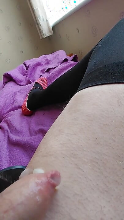 Sissy Cums When Her Pussy Is Plugged