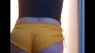 Put on my yellow shorts and black and yellow stockings and had a bit of a ass teasing dance