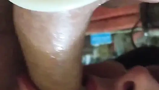 Pacar seksi ini digilir sama pacarnya sampai meringis keenakan!