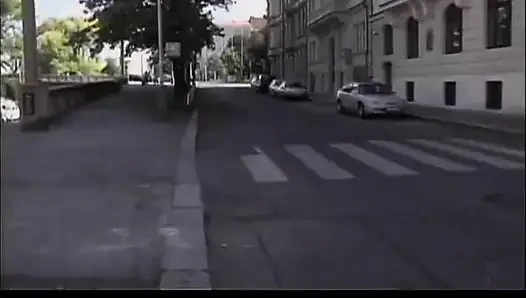 Три обожающие сперму горячие бисексуальные юные сучки трахают двух везучих мужиков и поедают кончу