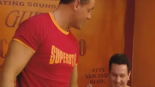 Ateşli Yakın Çekim Amcığı Parmaklıyor Ve Götünü Azdırıyor