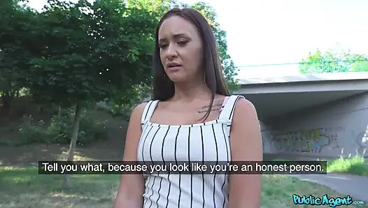 Kamu görevlisi - latin mina moreno ormanda yarak emiyor
