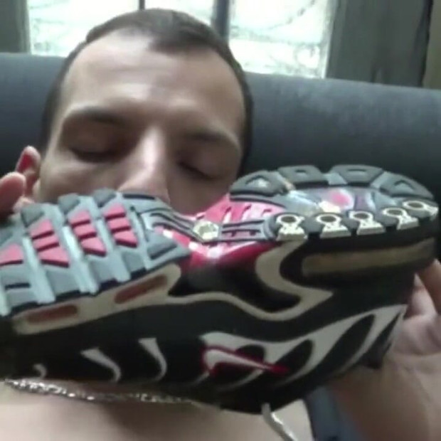 Scally submissed to sneaker of sexy young Arab