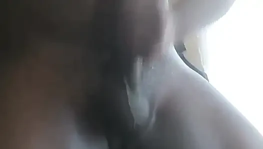Dikkat Kulaklığı kullanın!! Odasının her yerine dağınıklık yaptı