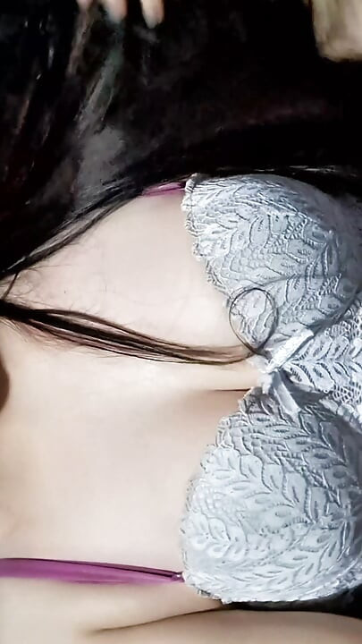 COLOMBIAN TOUCHES WITH HER STEPSON IN VIDEO CALL