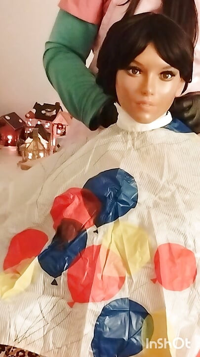 Nikki ebony sex doll colorful short hairdressing cape modeling session