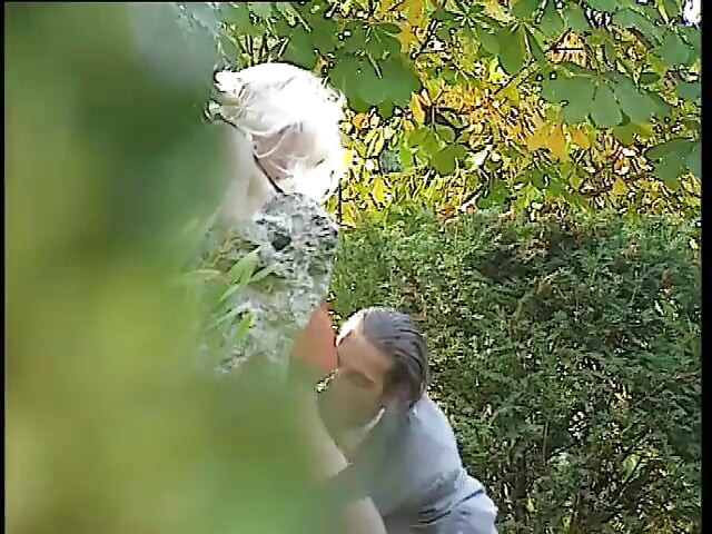 Büyük Memeli Yaramaz Hemşire Hasta Tarafından Kanepede Sikiliyor - Sarışın Güzellik Sakso!