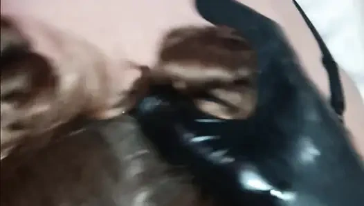 Маленькая рыжая шлюха на капюшоне