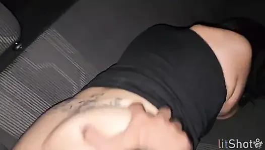 Versaute ehefrau stürzt auf swinger-pad, würgt an fetten schwänzen von hengsten - Lehrerin schlampe wetterte in Uber, gefilmt für ihren erbärmlichen cuck ehemann
