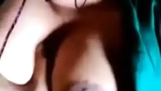 Hot & sexy bengali boudi boobs show