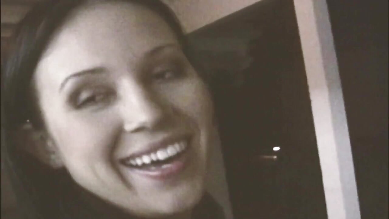 Booty workoutscene - 1_beautiful brune à gros cul reçoit un creampie dans sa chatte étroite