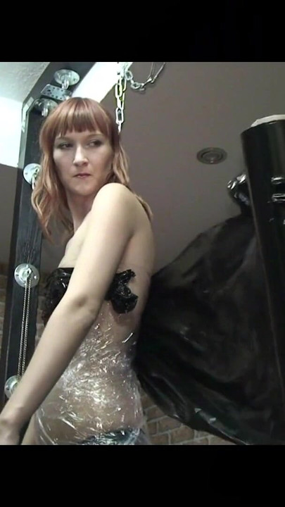 Stunning moment from "Annadevot - The dress made of wrapping foil"