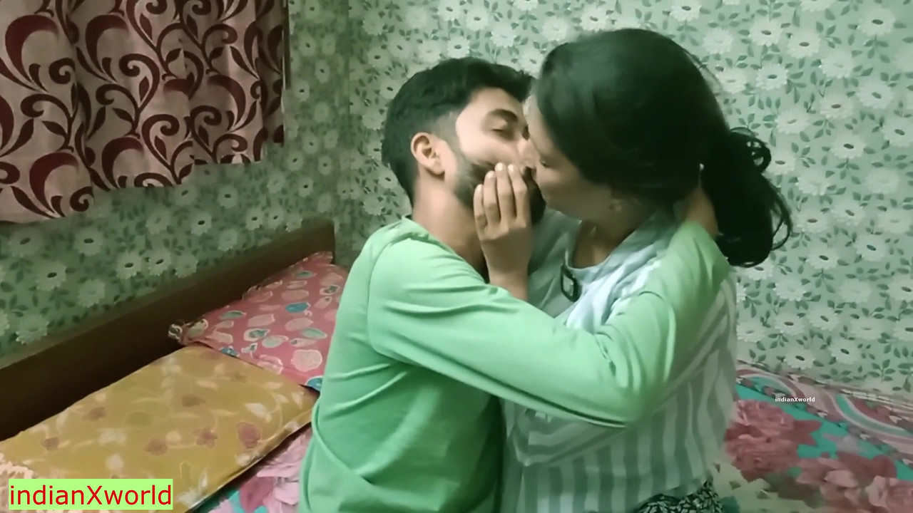 Indian 18yo Bachelor Boy Pussy Fucking His Landlady!!