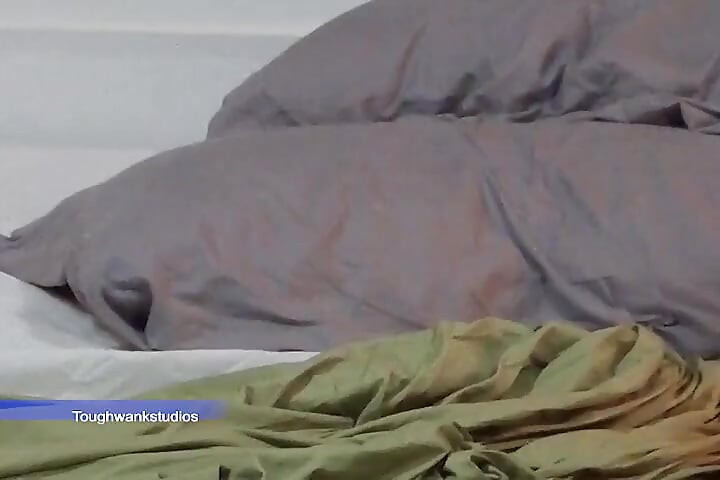 Kleine blanke pik krijgt liefde van bbw