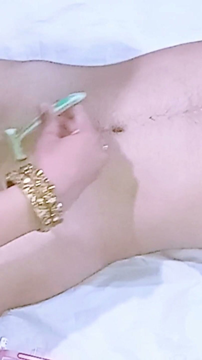 Desi Indian virgin school girl Big Cock Shaveing her boyfriend for the first time | Clip 2
