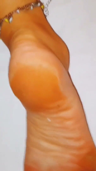 Loira madura gostosa pelada posando e sendo adorada | Clipe 1