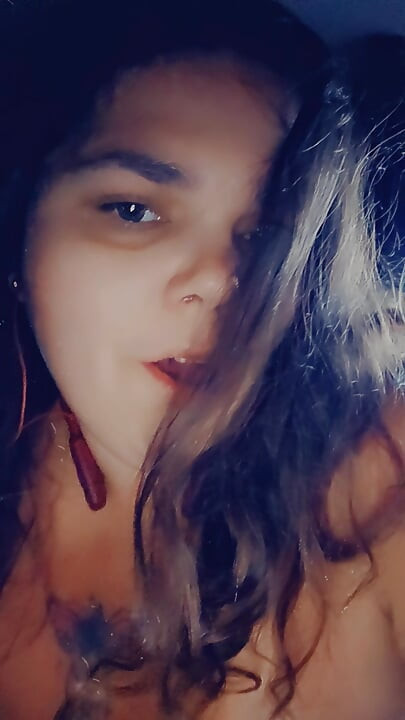 White MILF rides suction cup for first thing in the morning