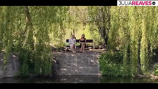 Sarışın hatun gırtlağına kadar yarak emdikten sonra derin bir sikişin tadını çıkarıyor