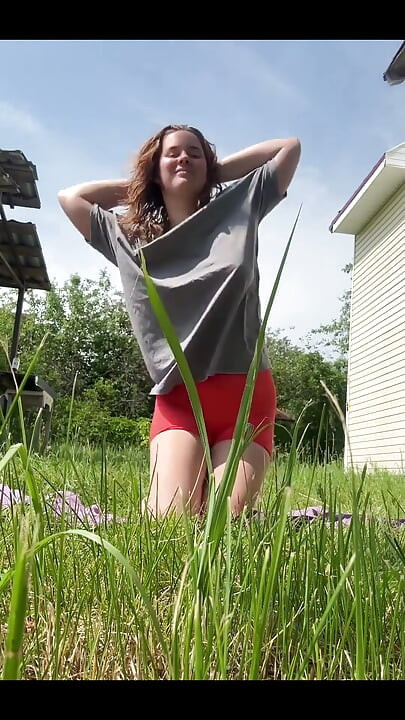 ในฤดูร้อนฉันทําโยคะบนท้องถนน